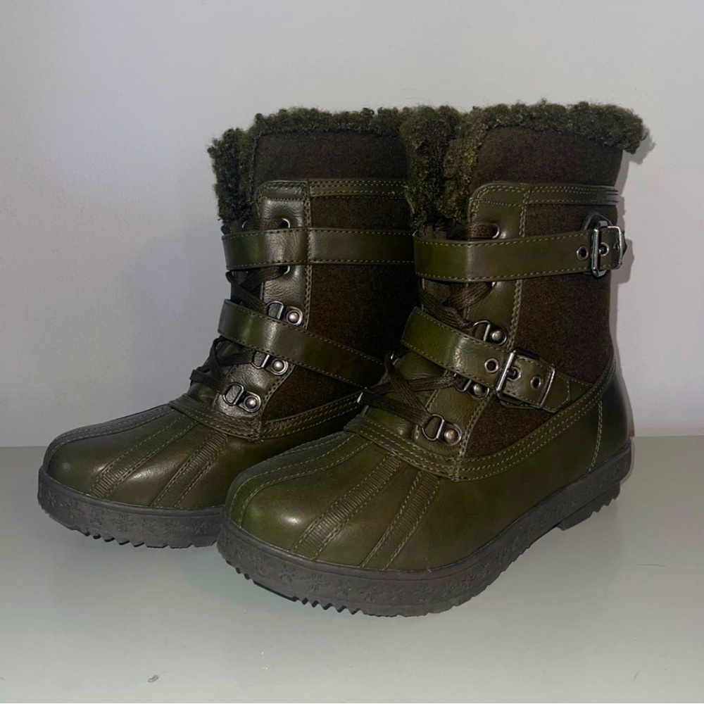 Show Dazzle Green Lace Up Rain/Snow Boots